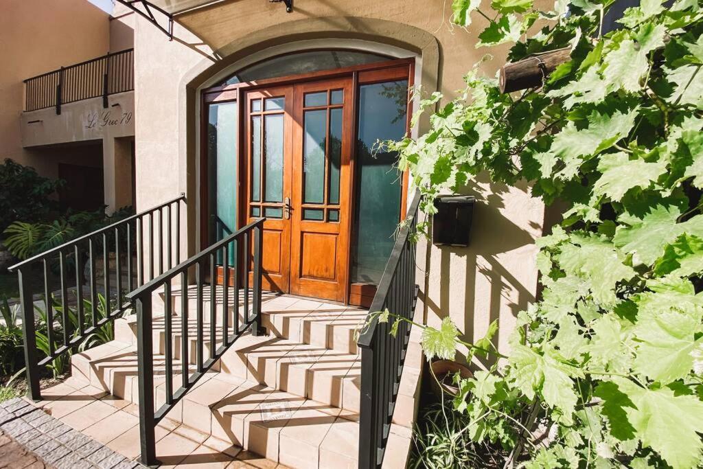 Le Grec Wine Tram Apartment 弗朗斯胡克 外观 照片